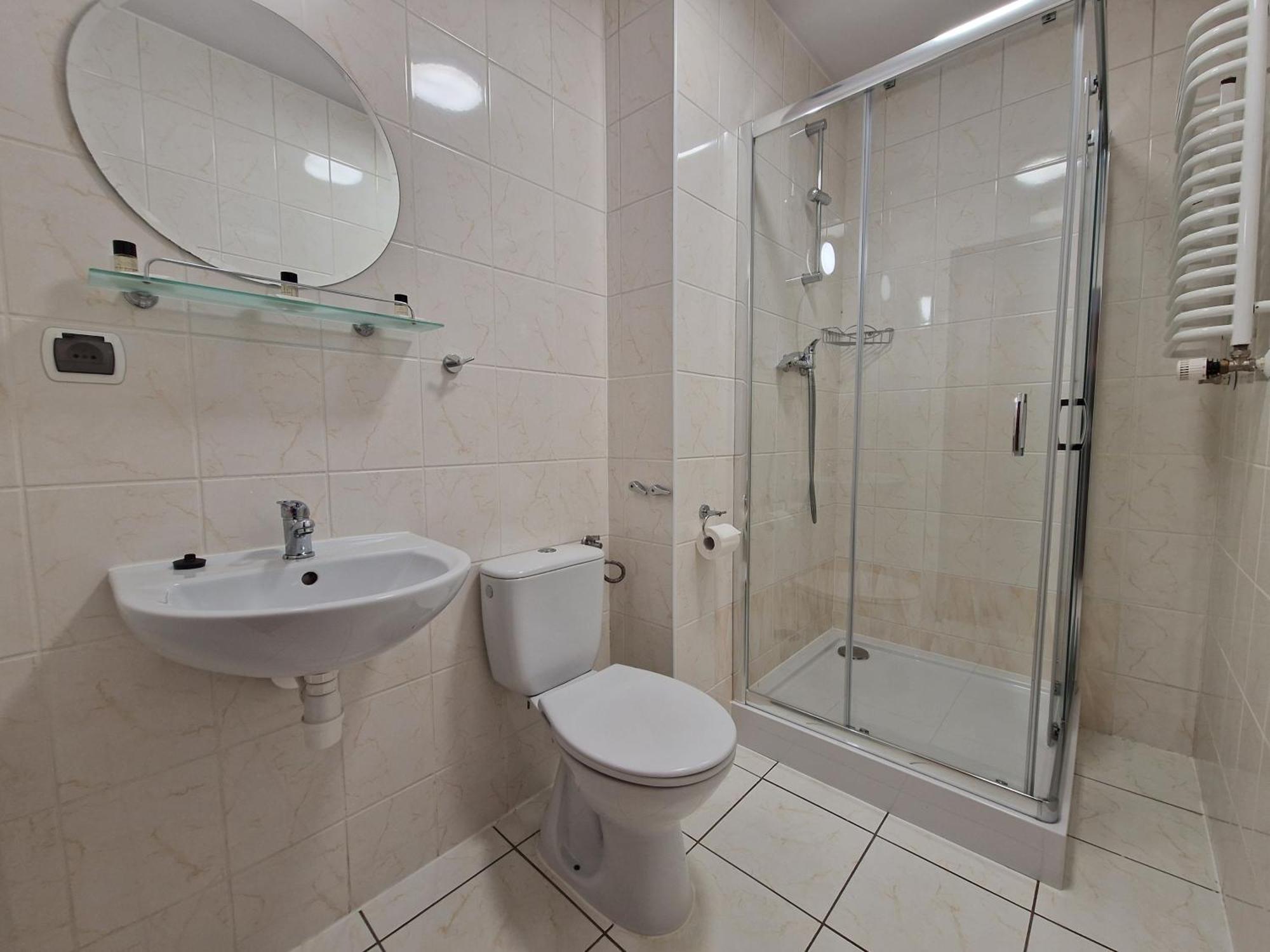 Hotel Tor Kielce Cminsk Ngoại thất bức ảnh