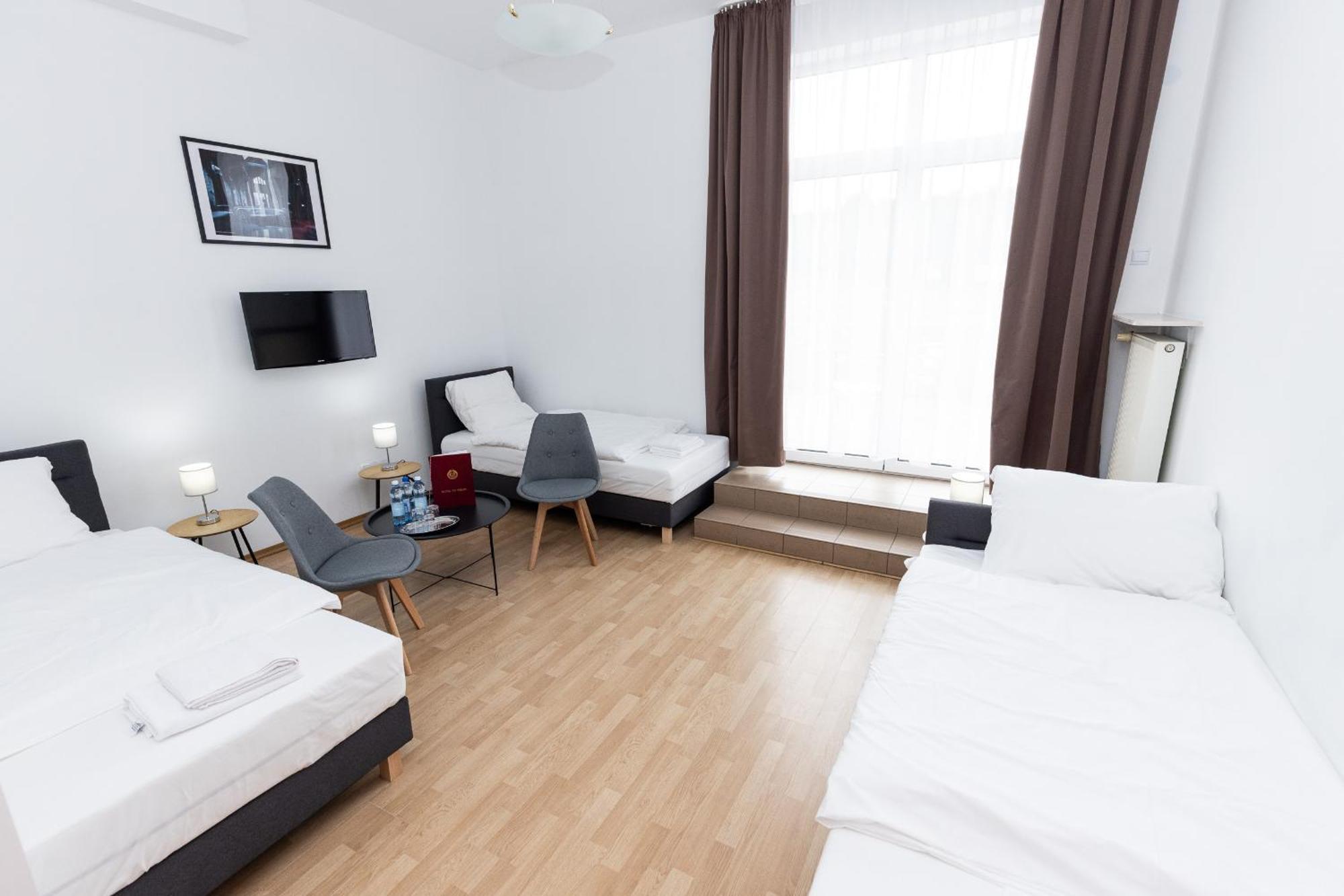 Hotel Tor Kielce Cminsk Ngoại thất bức ảnh